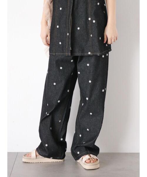 ehka sopo(エヘカソポ)の「花刺繍デニムパンツ(セットアップ可)(デニムパンツ・レディース・ブラック/サックスブルー/ネイビー・F)」の14枚目の写真