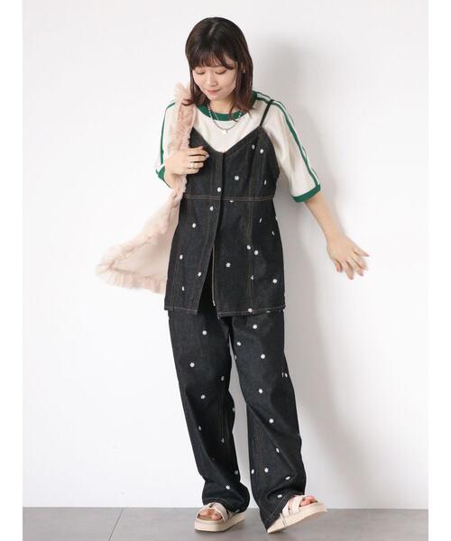 ehka sopo（エヘカソポ）の「花刺繍デニムパンツ(セットアップ可