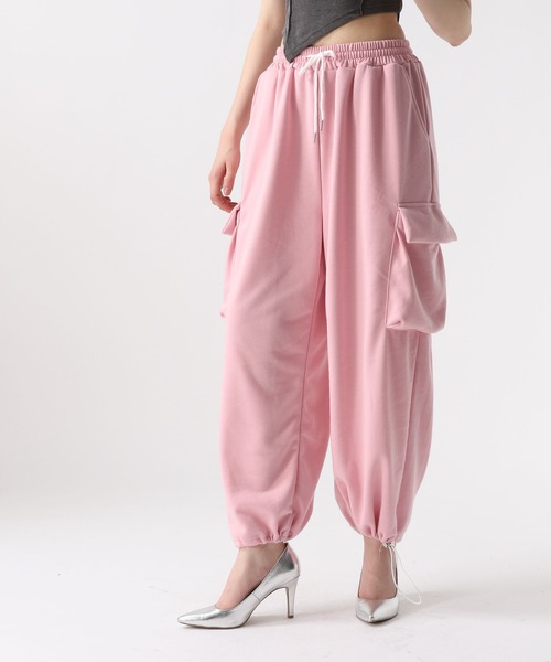 FOREVER 21（フォーエバー トゥエンティーワン）の「【2024SS】カーゴスウェットパンツ（スウェットパンツ・レディース・ピンク/ブラック/グレー/ブルー・FREE）」の4枚目の写真