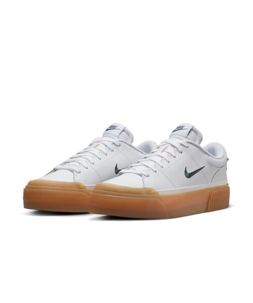 NIKE(ナイキ)の「ナイキ コート レガシー リフト ウィメンズシューズ / Nike Court Legacy Lift Women's Shoes<22-28cm 展開>(スニーカー・レディース・ホワイト/アイボリー・22.5/25.5/22/26/23.5/24.5/26.5/28/25/24/23/27)」の18枚目の写真