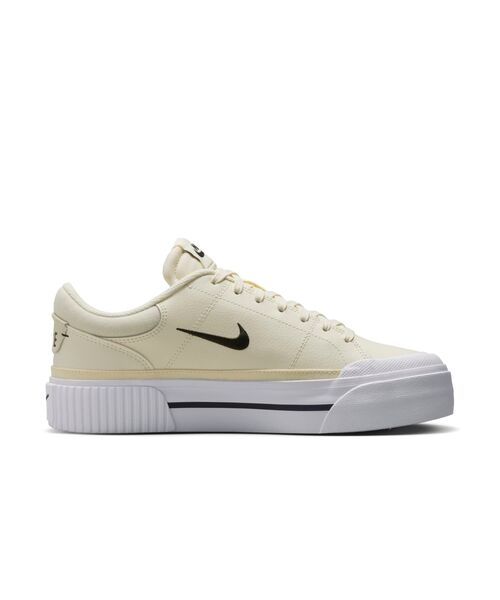 NIKE(ナイキ)の「ナイキ コート レガシー リフト ウィメンズシューズ / Nike Court Legacy Lift Women's Shoes<22-28cm 展開>(スニーカー・レディース・ホワイト/アイボリー・22.5/25.5/22/26/23.5/24.5/26.5/28/25/24/23/27)」の6枚目の写真