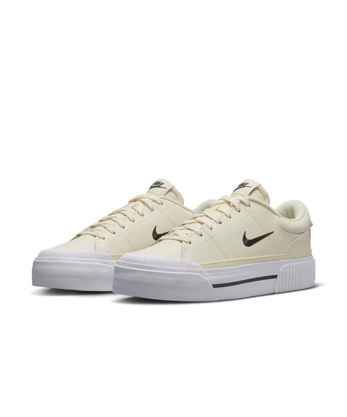 NIKE(ナイキ)の「ナイキ コート レガシー リフト ウィメンズシューズ / Nike Court Legacy Lift Women's Shoes<22-28cm 展開>(スニーカー・レディース・ホワイト/アイボリー・22.5/25.5/22/26/23.5/24.5/26.5/28/25/24/23/27)」の17枚目の写真