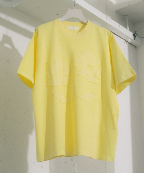 SENSE OF PLACE by URBAN RESEARCH(センスオブプレイスバイアーバンリサーチ)の「『ユニセックス』フェードポップアートフラワーTシャツ(5分袖)(Tシャツ/カットソー・メンズ・ブラック/イエロー/ロイヤルブルー・MEDIUM/LARGE)」の1枚目の写真