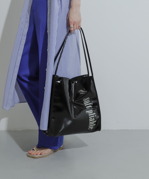 SENSE OF PLACE by URBAN RESEARCH（センスオブプレイスバイアーバンリサーチ）の「エナメルトートバッグ（トートバッグ・レディース・ブラック/アイボリー/ベージュ・ONE）」の10枚目の写真