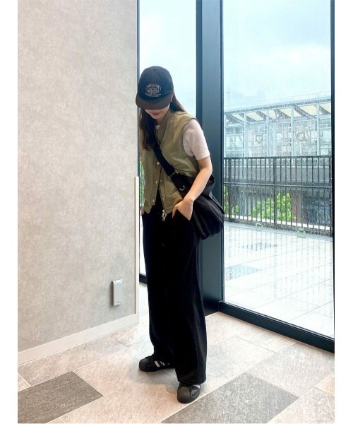 ISOOK（アイスー）の「刺繍ロゴフラットキャップ(kiharu select) / フラットキャップ 刺繍キャップ ベースボールキャップ ロゴキャップ（キャップ・レディース・ブラック/ダークブルー・FREE）」の6枚目の写真