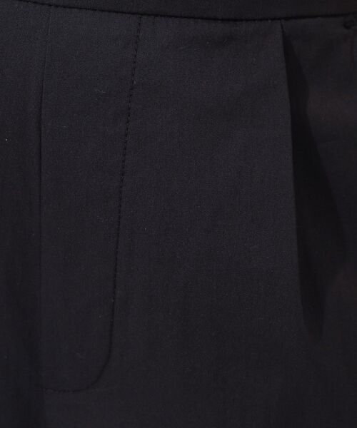 DRESKIP（ドレスキップ）の「◆【UV/8分丈】低身長さんにも 金ボタンがアクセント フラップポケットパンツ（その他パンツ・レディース・ブラック/ダークオリーブ/ブルー・02/03/04）」の7枚目の写真