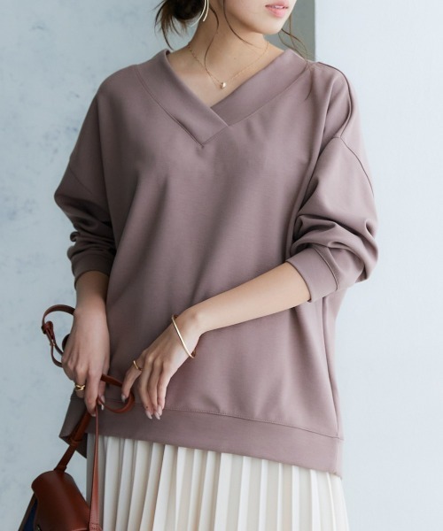 nissen(ニッセン)の「なめらかポンチ素材 前後Vネックプルオーバー(Tシャツ/カットソー・レディース・グリーン系/モカ/ブラック/グレイッシュベージュ/グレイッシュブルー/チャコールグレー・S/M/L/LL)」の12枚目の写真