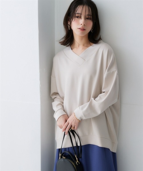 nissen(ニッセン)の「なめらかポンチ素材 前後Vネックプルオーバー(Tシャツ/カットソー・レディース・グリーン系/モカ/ブラック/グレイッシュベージュ/グレイッシュブルー/チャコールグレー・S/M/L/LL)」の14枚目の写真