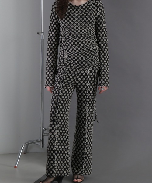 CREOLME（クレオルム）の「(CREOLME)シャーリングフラワーレースパンツ（その他パンツ・レディース・ブラック/ホワイト系その他/レッド・FREE）」の6枚目の写真