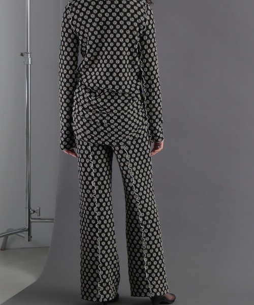 CREOLME（クレオルム）の「(CREOLME)シャーリングフラワーレースパンツ（その他パンツ・レディース・ブラック/ホワイト系その他/レッド・FREE）」の8枚目の写真