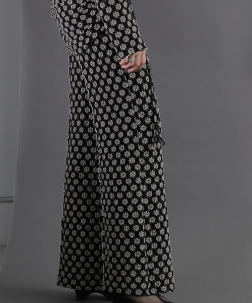 CREOLME（クレオルム）の「(CREOLME)シャーリングフラワーレースパンツ（その他パンツ・レディース・ブラック/ホワイト系その他/レッド・FREE）」の10枚目の写真