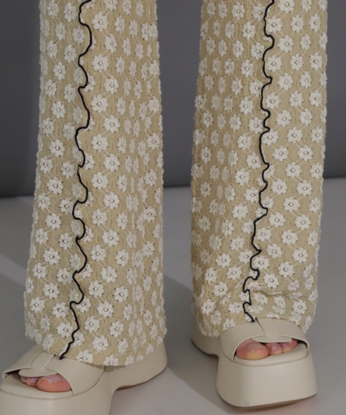 CREOLME（クレオルム）の「(CREOLME)シャーリングフラワーレースパンツ（その他パンツ・レディース・ブラック/ホワイト系その他/レッド・FREE）」の19枚目の写真