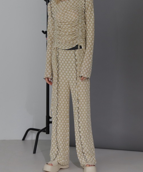 CREOLME（クレオルム）の「(CREOLME)シャーリングフラワーレースパンツ（その他パンツ・レディース・ブラック/ホワイト系その他/レッド・FREE）」の12枚目の写真