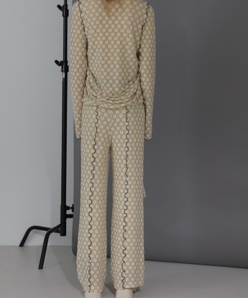 CREOLME（クレオルム）の「(CREOLME)シャーリングフラワーレースパンツ（その他パンツ・レディース・ブラック/ホワイト系その他/レッド・FREE）」の14枚目の写真