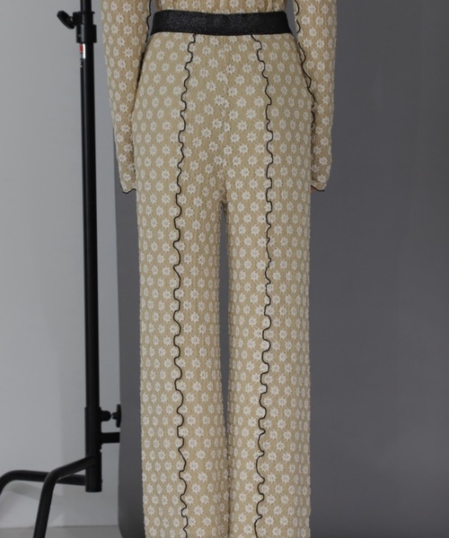 CREOLME（クレオルム）の「(CREOLME)シャーリングフラワーレースパンツ（その他パンツ・レディース・ブラック/ホワイト系その他/レッド・FREE）」の17枚目の写真