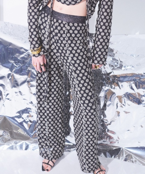 CREOLME（クレオルム）の「(CREOLME)シャーリングフラワーレースパンツ（その他パンツ・レディース・ブラック/ホワイト系その他/レッド・FREE）」の4枚目の写真