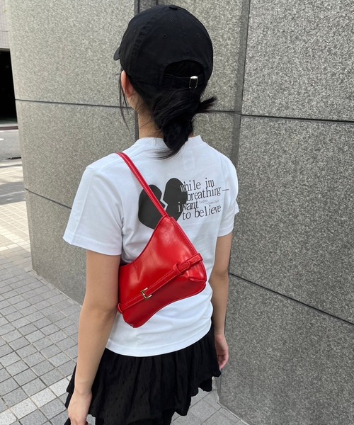 fiere(フィエール)の「ショート丈バックプリント半袖Tシャツ(Tシャツ/カットソー・レディース・ホワイト・X-SMALL)」の3枚目の写真