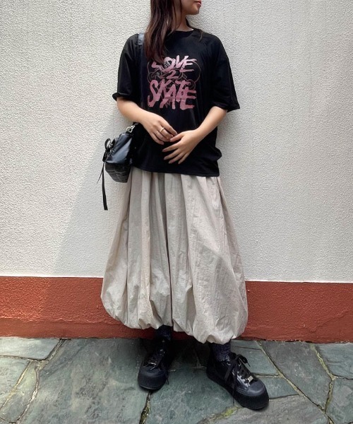 ENIM BY VICKY(エニムバイビッキー)の「ラバーグラフィックプリントオーバーTシャツ《洗濯機で洗える》(Tシャツ/カットソー・レディース・ホワイト/ブラック・M)」の8枚目の写真