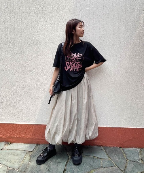 ENIM BY VICKY(エニムバイビッキー)の「ラバーグラフィックプリントオーバーTシャツ《洗濯機で洗える》(Tシャツ/カットソー・レディース・ホワイト/ブラック・M)」の7枚目の写真