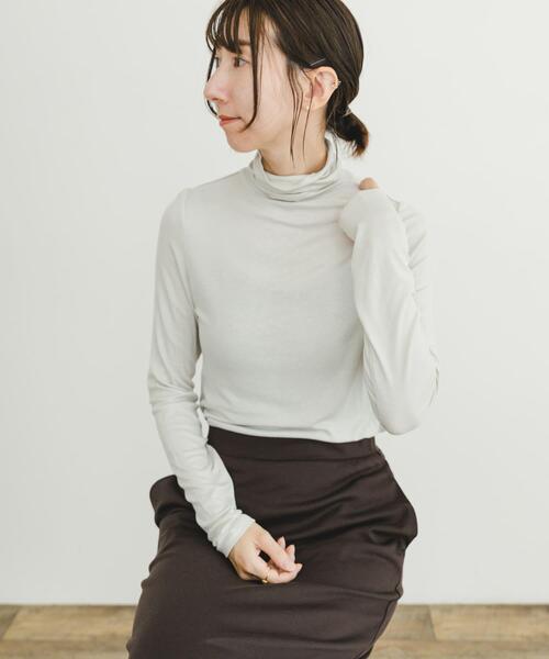 ITEMS URBANRESEARCH（アイテムズ アーバンリサーチ）の「リブタートルネックカットソー（Tシャツ/カットソー・レディース・ブラック/オフホワイト/ブルー/グレー系その他・FREE）」の4枚目の写真