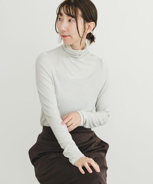 ITEMS URBANRESEARCH（アイテムズ アーバンリサーチ）の「リブタートルネックカットソー（Tシャツ/カットソー・レディース・ブラック/オフホワイト/ブルー/グレー系その他・FREE）」の9枚目の写真