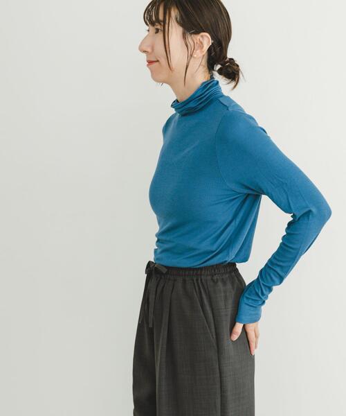 ITEMS URBANRESEARCH（アイテムズ アーバンリサーチ）の「リブタートルネックカットソー（Tシャツ/カットソー・レディース・ブラック/オフホワイト/ブルー/グレー系その他・FREE）」の19枚目の写真