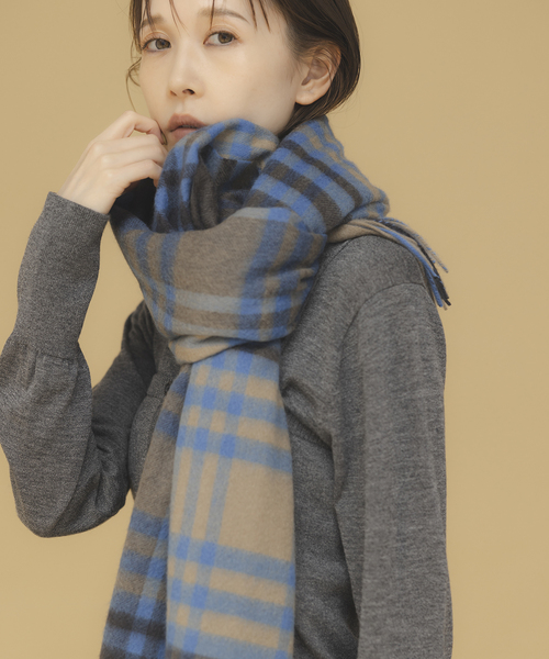 JOURNAL STANDARD(ジャーナルスタンダード)の「《追加》Cashmere ストール(ストール/ショール・レディース・ブラック/サックスブルー/グリーン/ウッド/レッド系その他/チャコールグレー/ブルー/ベージュ・FREE)」の7枚目の写真