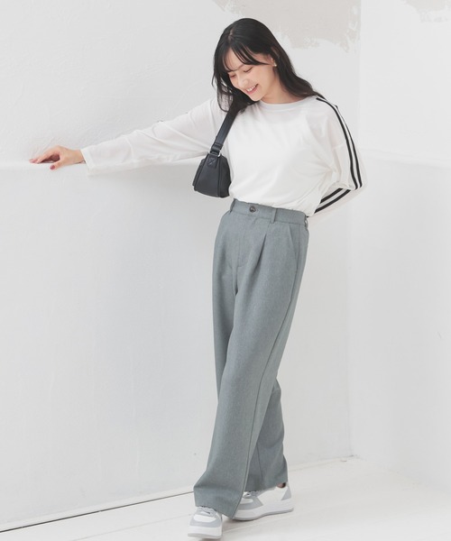 Honeys（ハニーズ）の「袖ラインゆるトップス（Tシャツ/カットソー・レディース・ブルー/アイボリー/ブラック/ピンク・S/M/L）」の5枚目の写真