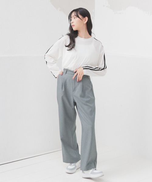 Honeys（ハニーズ）の「袖ラインゆるトップス（Tシャツ/カットソー・レディース・ブルー/アイボリー/ブラック/ピンク・S/M/L）」の6枚目の写真