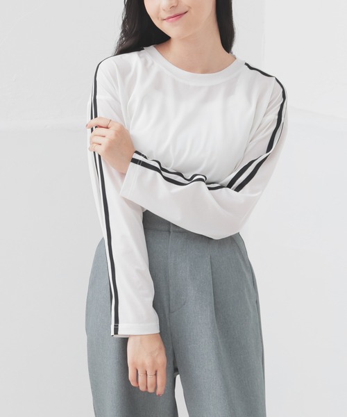 Honeys（ハニーズ）の「袖ラインゆるトップス（Tシャツ/カットソー・レディース・ブルー/アイボリー/ブラック/ピンク・S/M/L）」の9枚目の写真