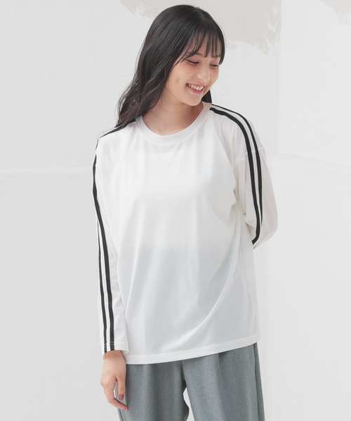 Honeys（ハニーズ）の「袖ラインゆるトップス（Tシャツ/カットソー・レディース・ブルー/アイボリー/ブラック/ピンク・S/M/L）」の10枚目の写真