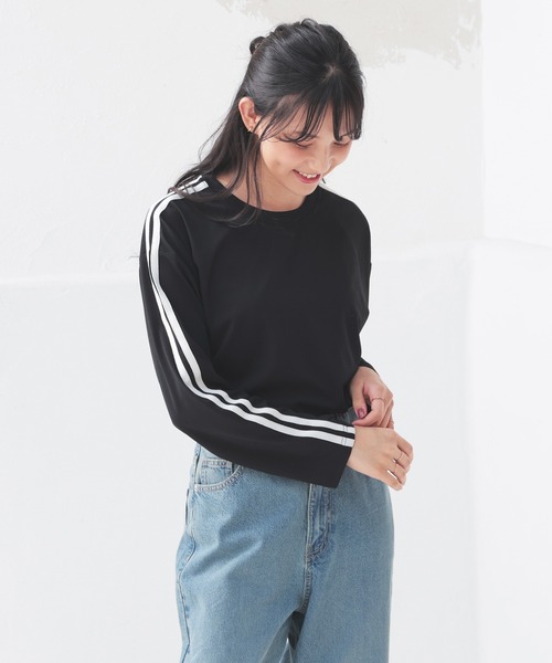 Honeys（ハニーズ）の「袖ラインゆるトップス（Tシャツ/カットソー・レディース・ブルー/アイボリー/ブラック/ピンク・S/M/L）」の15枚目の写真
