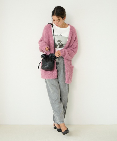 BAYFLOW（ベイフロー）の「[ゆるっとしたサイズ感]フェザーヤーンニットカーディガン（カーディガン/ボレロ・レディース・アイボリー/ピンク/ネイビー・FREE）」の9枚目の写真