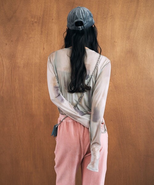 FREAK'S STORE(フリークスストア)の「限定展開 水彩アート ニュアンス柄 メッシュ クルーネック トップス(Tシャツ/カットソー・レディース・チャコールグレー/ナチュラル/ベージュ/ライトグレー・フリ-)」の15枚目の写真