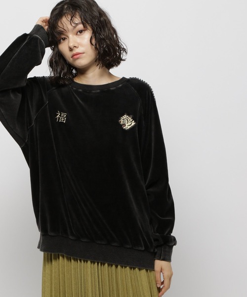 niko and（ニコアンド）の「刺繍ベロアラインプルオーバー（Tシャツ