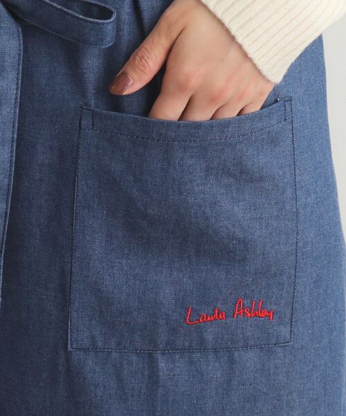 LAURA ASHLEY（ローラアシュレイ）の「デニム エプロン（エプロン・レディース・ネイビー・00）」の14枚目の写真