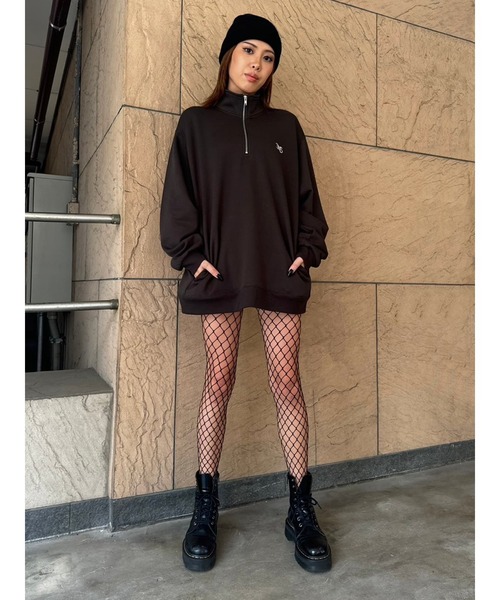 EGOIST(エゴイスト)の「EGロゴ刺繍ハーフジップトップス(スウェット・レディース・ブラック/レッド/ベージュ・FREE)」の13枚目の写真
