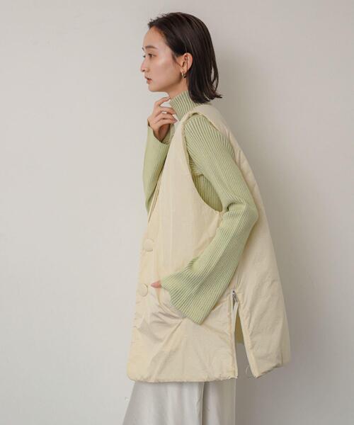 SENSE OF PLACE by URBAN RESEARCH(センスオブプレイスバイアーバンリサーチ)の「サイドジップパフベスト(ダウンベスト・レディース・アイボリー/ブラック・ONE)」の5枚目の写真