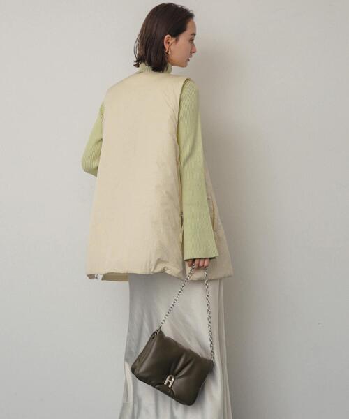 SENSE OF PLACE by URBAN RESEARCH(センスオブプレイスバイアーバンリサーチ)の「サイドジップパフベスト(ダウンベスト・レディース・アイボリー/ブラック・ONE)」の9枚目の写真