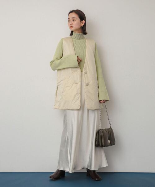 SENSE OF PLACE by URBAN RESEARCH(センスオブプレイスバイアーバンリサーチ)の「サイドジップパフベスト(ダウンベスト・レディース・アイボリー/ブラック・ONE)」の10枚目の写真