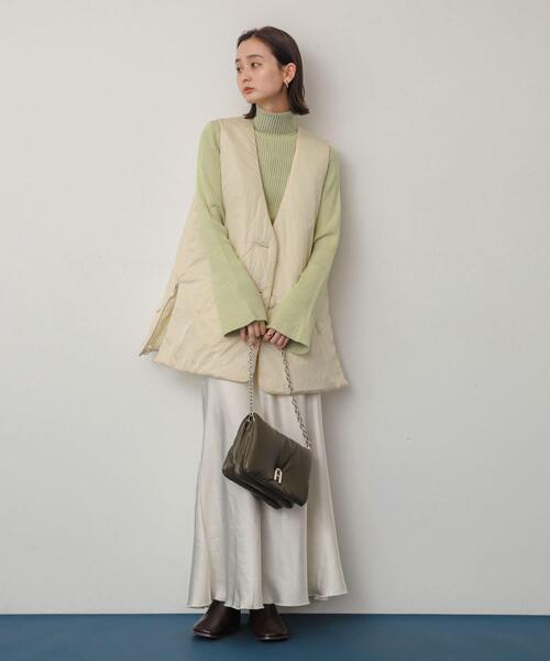 SENSE OF PLACE by URBAN RESEARCH(センスオブプレイスバイアーバンリサーチ)の「サイドジップパフベスト(ダウンベスト・レディース・アイボリー/ブラック・ONE)」の11枚目の写真