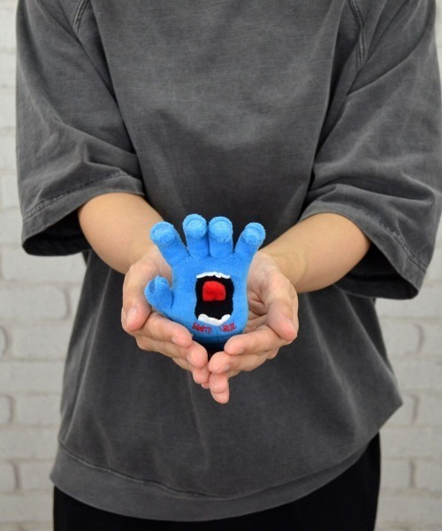 nici（ニキ）の「NICI/ニキ ×SANTACRUZ/サンタクルーズ 限定コラボ ぬいぐるみ キーホルダー スクリーミングハンド10CM 16881/20093/20123（キーホルダー・メンズ・ブルー/パープル・FREE）」の6枚目の写真