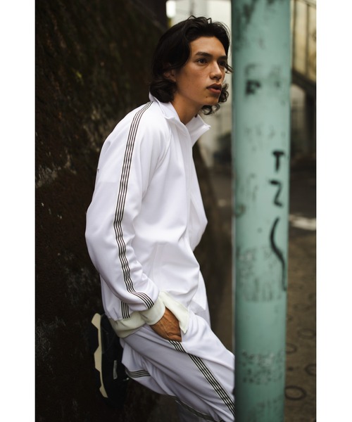 MAISON HONORE（メゾンオノレ）の「Tiphanie-SideLineZip（ブルゾン・メンズ・ブラック×ブルー/ブラック×レッド/ホワイト×レッド・X-LARGE/LARGE/SMALL/MEDIUM）」の4枚目の写真