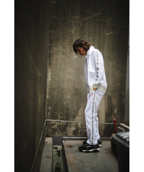 MAISON HONORE（メゾンオノレ）の「Tiphanie-SideLineZip（ブルゾン・メンズ・ブラック×ブルー/ブラック×レッド/ホワイト×レッド・X-LARGE/LARGE/SMALL/MEDIUM）」の6枚目の写真