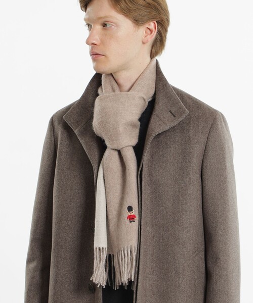 MACKINTOSH PHILOSOPHY（ﾏｯｷﾝﾄｯｼｭ ﾌｨﾛｿﾌｨｰ）の「バッキンガムベア リバーシブルマフラー（ストール/ショール・メンズ・オレンジ系その他5/ダークネイビー/ライトベージュ・FREE）」の2枚目の写真