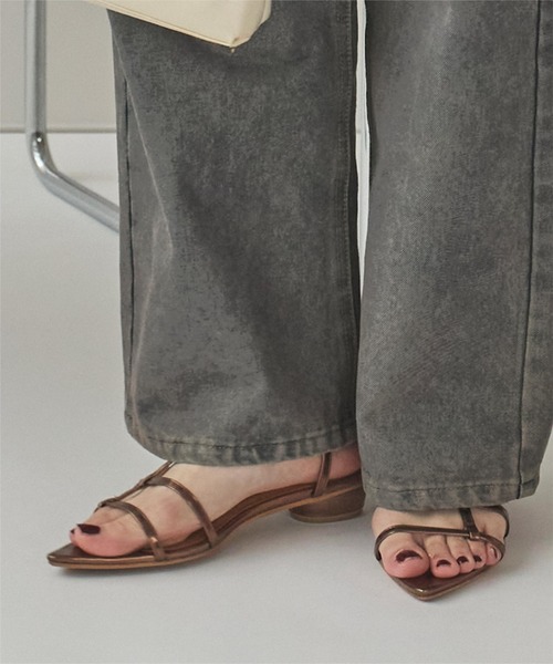 titivate(ティティベイト)の「ポインテッドトゥストラップサンダル(サンダル・レディース・シルバー系その他/ブラック/ブラウン系その他・S/LL/L/M)」の3枚目の写真