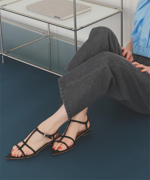 titivate(ティティベイト)の「ポインテッドトゥストラップサンダル(サンダル・レディース・シルバー系その他/ブラック/ブラウン系その他・S/LL/L/M)」の4枚目の写真