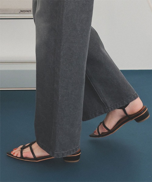 titivate(ティティベイト)の「ポインテッドトゥストラップサンダル(サンダル・レディース・シルバー系その他/ブラック/ブラウン系その他・S/LL/L/M)」の5枚目の写真