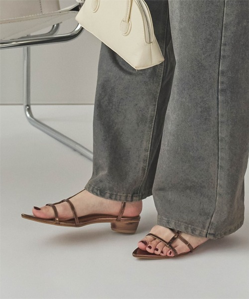 titivate(ティティベイト)の「ポインテッドトゥストラップサンダル(サンダル・レディース・シルバー系その他/ブラック/ブラウン系その他・S/LL/L/M)」の8枚目の写真