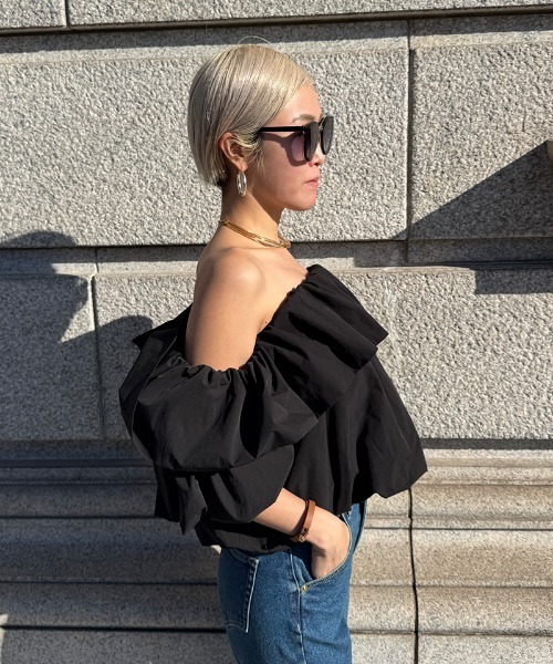 JENNE(ジェンヌ)の「マルチウェイオフショルブラウス(その他トップス・レディース・ブラック/ホワイト・LARGE/MEDIUM/SMALL)」の7枚目の写真